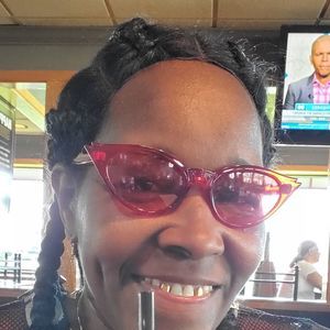 Meet your Posher, Elvira